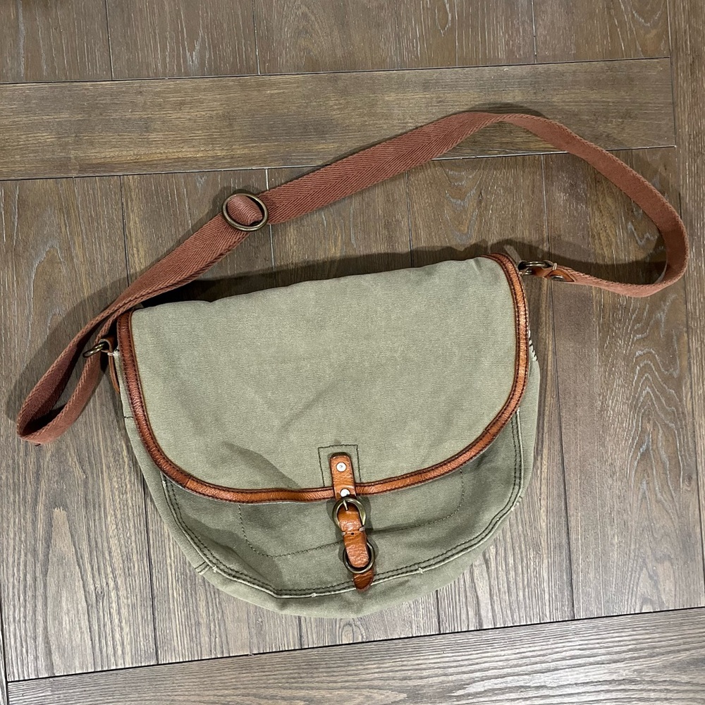 LUCKY BRAND • cross body bag